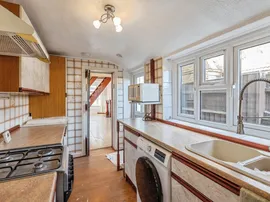 Melville Road, Rainham thumb 3