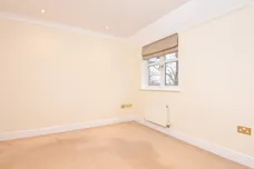 Old Woking Road, West Byfleet, KT14 photo 3