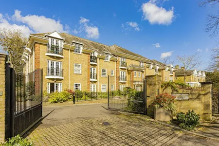 Oatlands Avenue, Weybridge, KT13