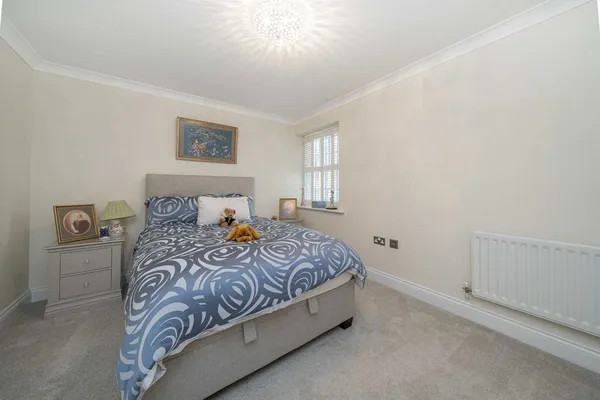 Oatlands Avenue, Weybridge, KT13 photo 5