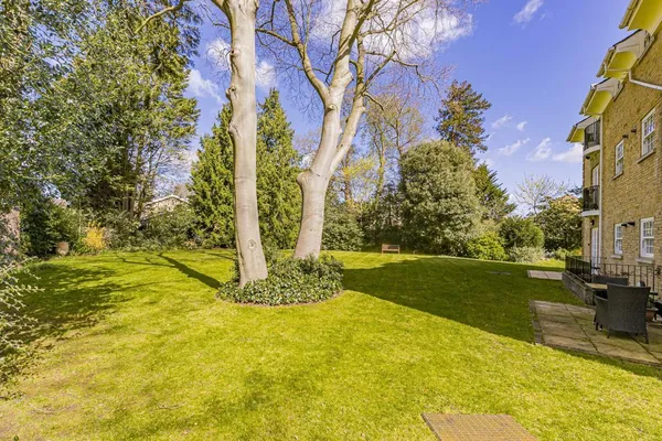 Oatlands Avenue, Weybridge, KT13 photo 7