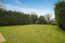 Old Woking Road, West Byfleet, KT14 photo 8