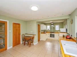 Manor Road, Ashbourne thumb 3