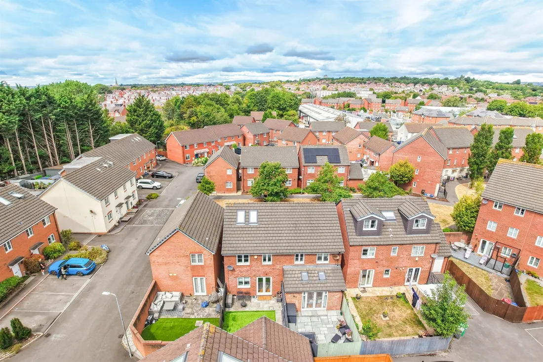 Property photo 32