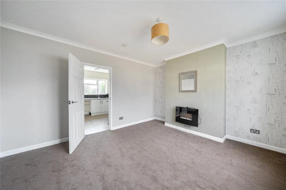 Property carousel item 4