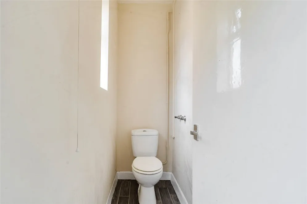 Property carousel item 15