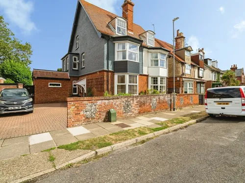 Elmgrove Road, Gorleston, Great Yarmouthphoto