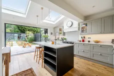 Coverts Road, Esher, KT10 photo 7