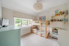 Coverts Road, Esher, KT10 photo 10