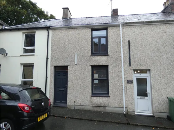 Hill Street, Bangor, LL57