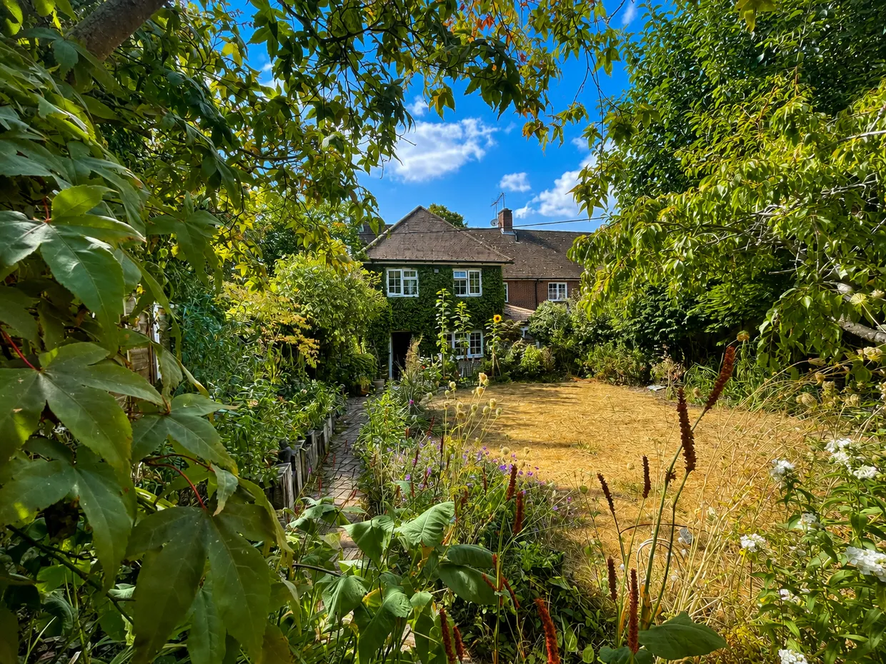 Broomhill, Ewshot, GU10 photo 13