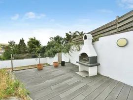 Frimley Close, Brighton thumb 2
