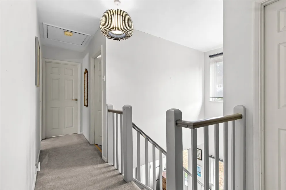 Property carousel item 18