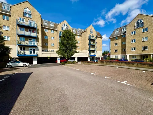 Taverners Way, HODDESDONphoto