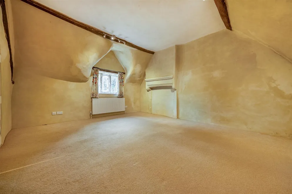 Property carousel item 11