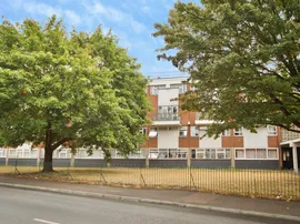 Cherry Tree Lane, Rainham thumb 3