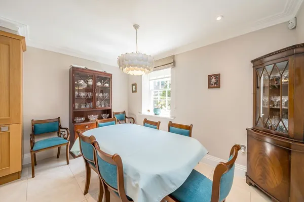 Coach House Mews, Walton-On-Thames, KT12 photo 5