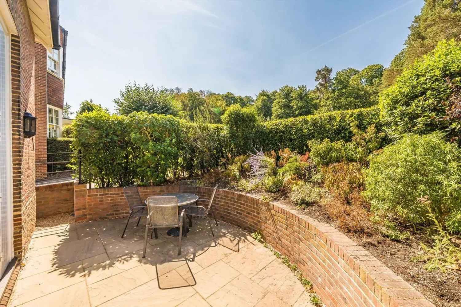 Coach House Mews, Walton-On-Thames, KT12 photo 8