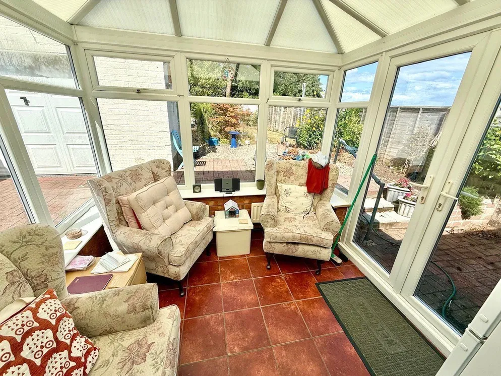 Property carousel item 4
