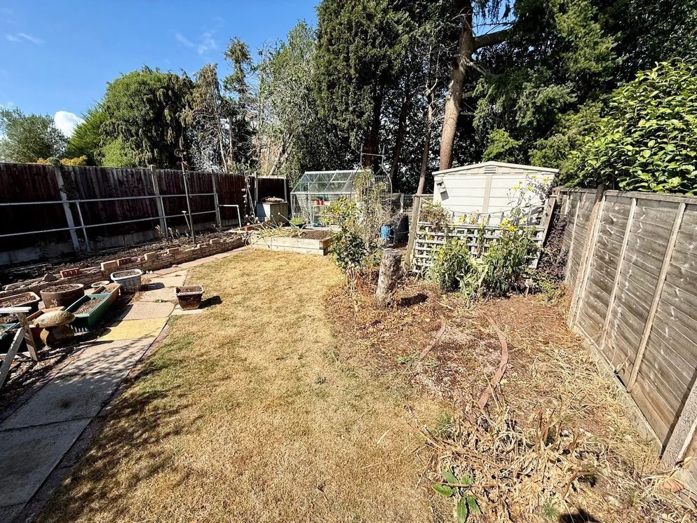 Property carousel item 9