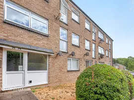 Pixton Way, Croydon photo