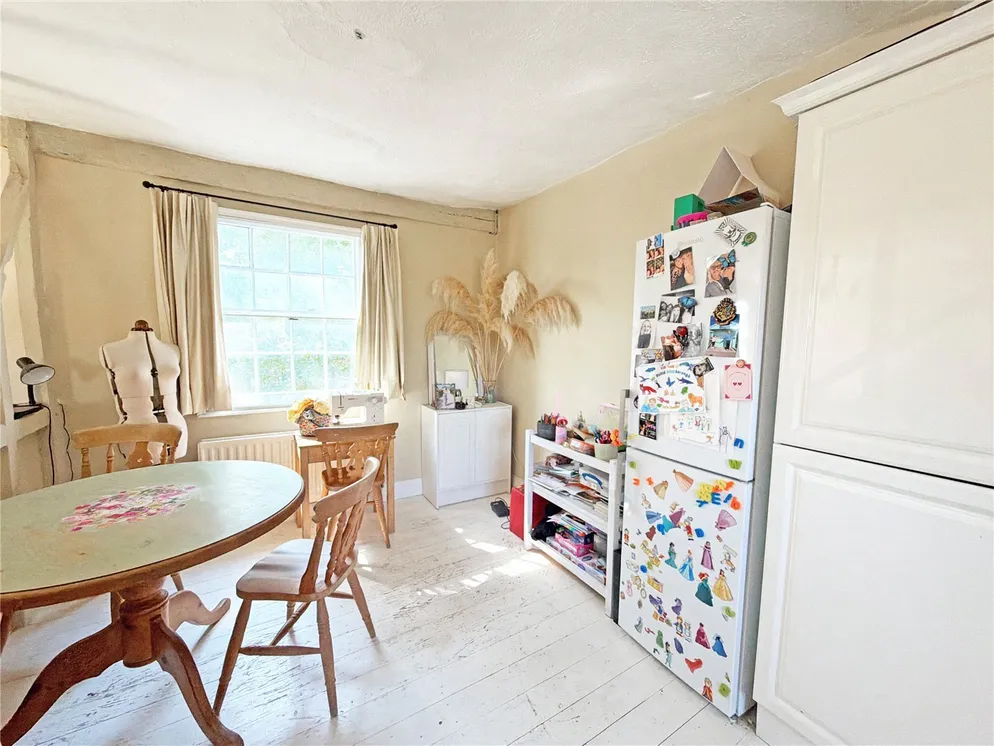 Property carousel item 4