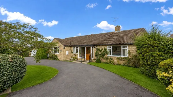 Greenhills Close, Cheltenham, GL53 photo 3