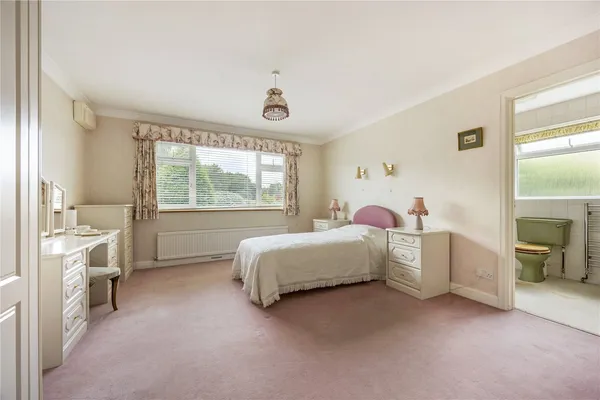 Greenhills Close, Cheltenham, GL53 photo 11