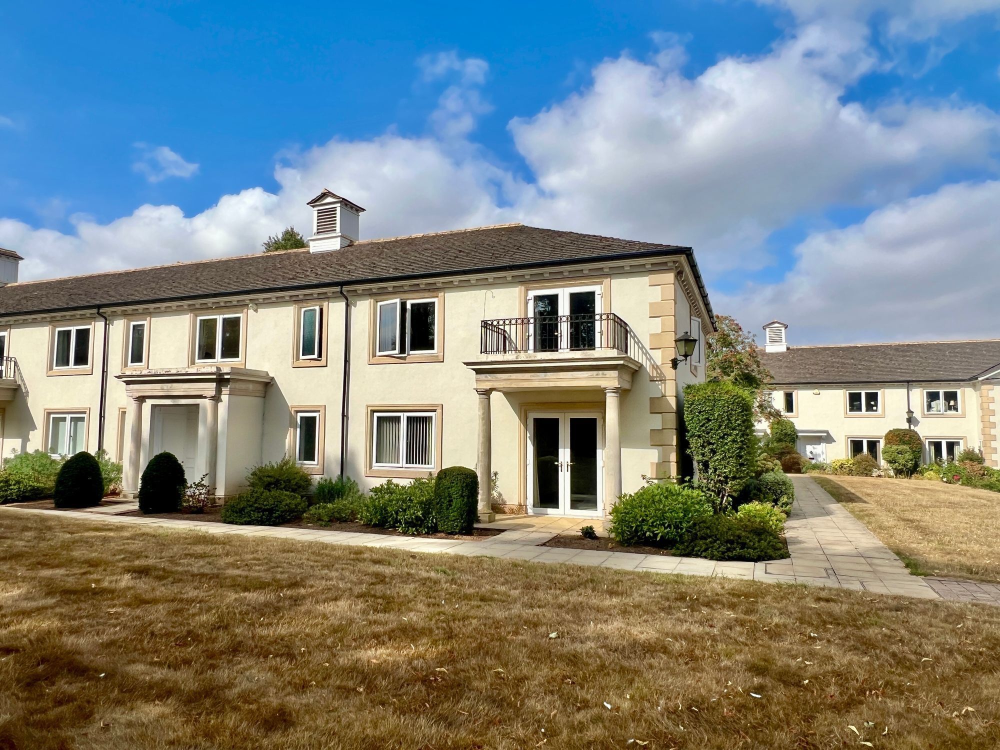 Fullands Court, Kingsway - NO onward chain! Image 1