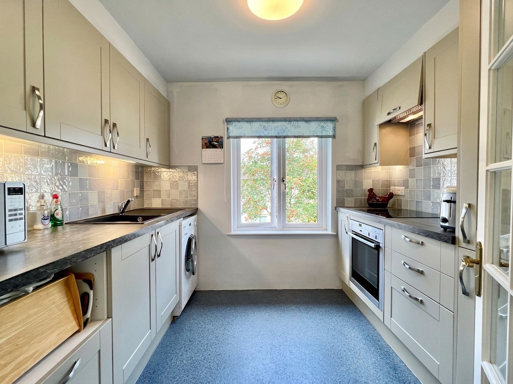 Fullands Court, Kingsway - NO onward chain! Image 2