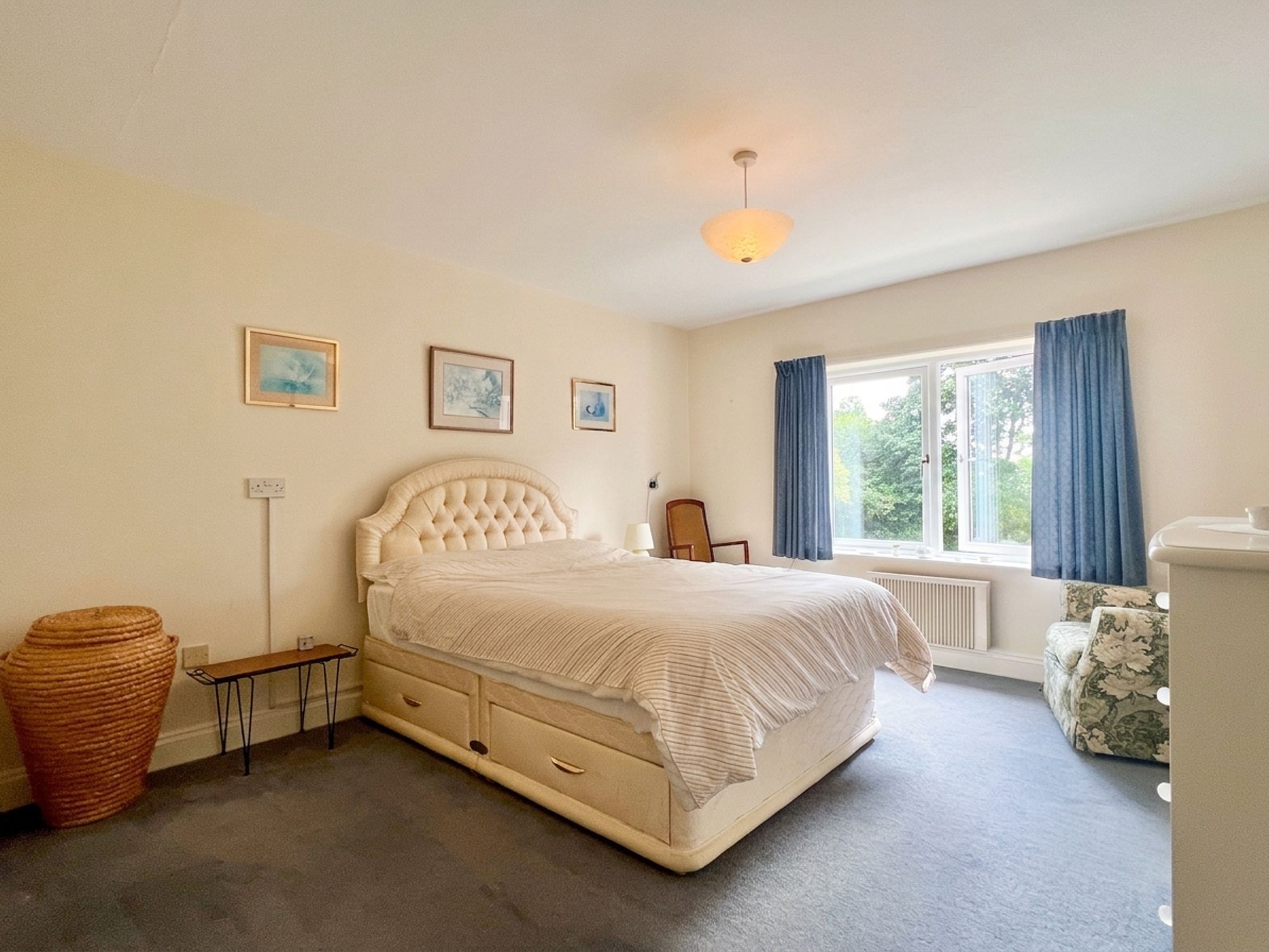 Fullands Court, Kingsway - NO onward chain! Image 4