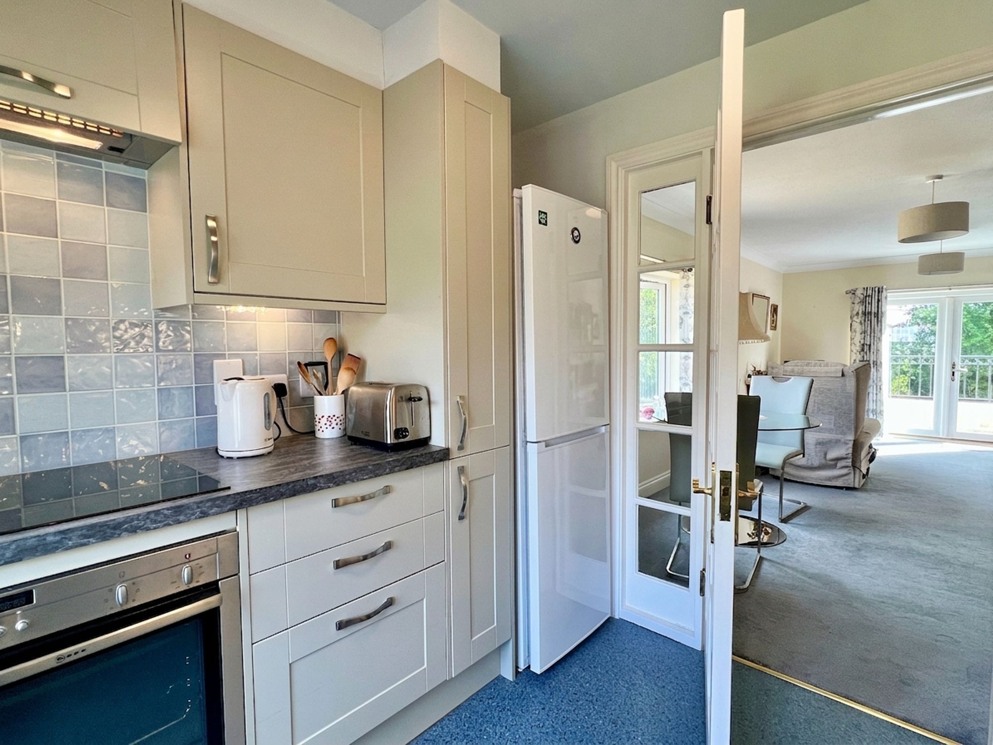 Fullands Court, Kingsway - NO onward chain! Image 14