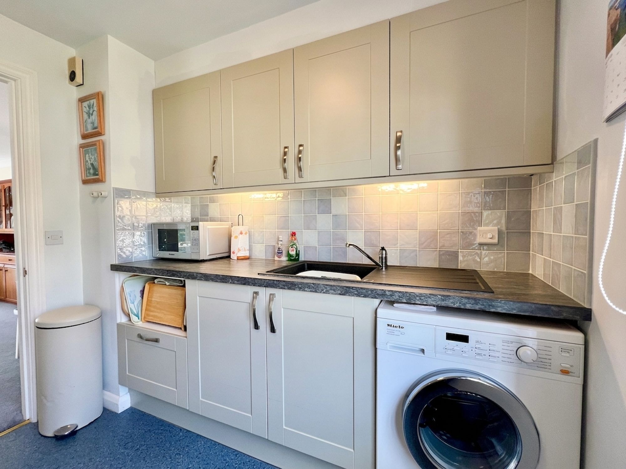 Fullands Court, Kingsway - NO onward chain! Image 15