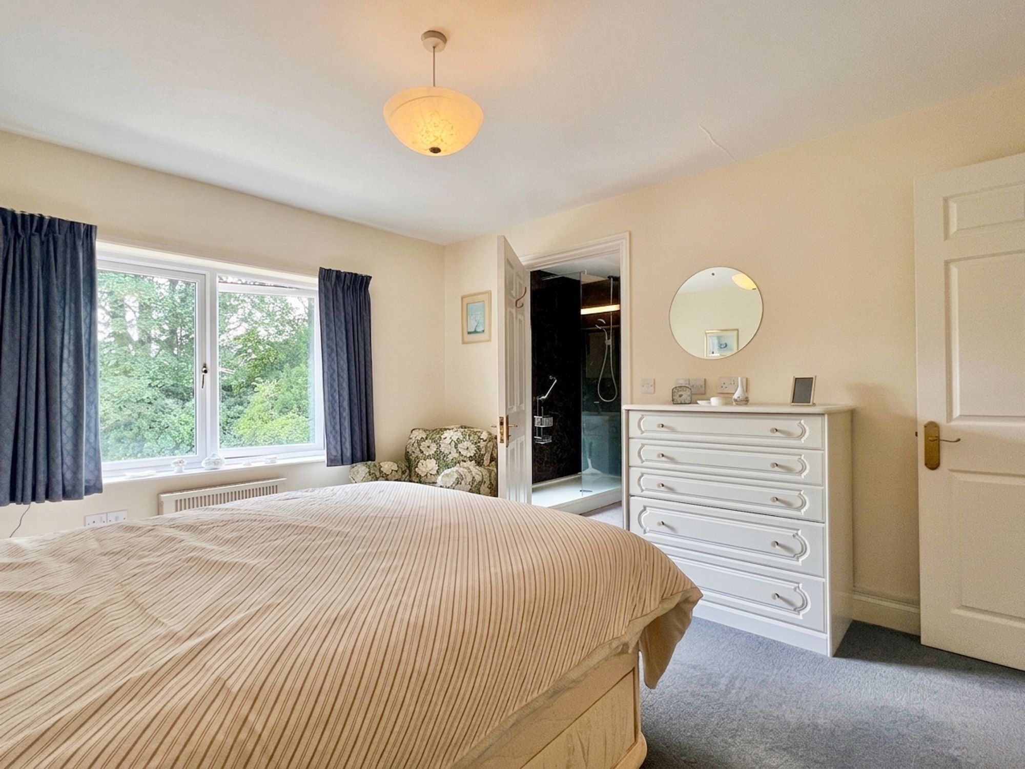 Fullands Court, Kingsway - NO onward chain! Image 17