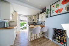 Sellincourt Road, London, SW17 photo 11