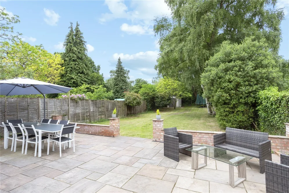 Coleford Bridge Road, Mytchett, GU16 photo 4