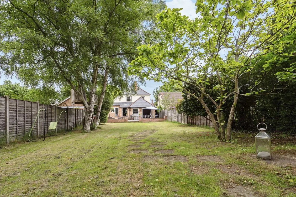 Coleford Bridge Road, Mytchett, GU16 photo 8
