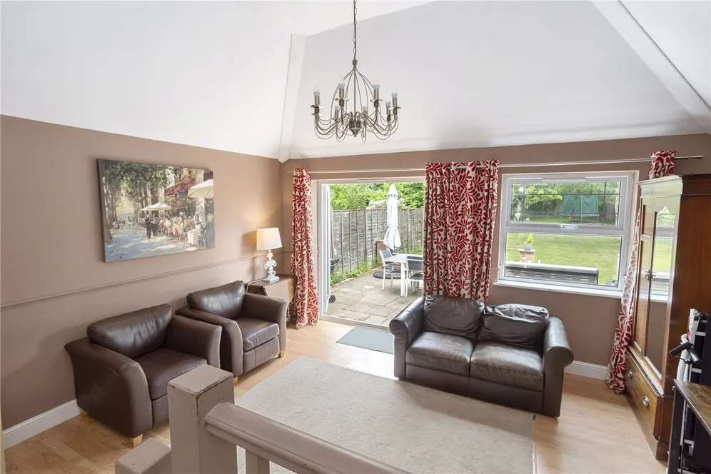 Coleford Bridge Road, Mytchett, GU16 photo 9