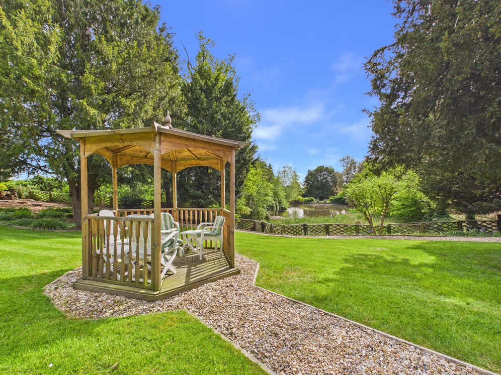 Clopton House Gardens, Stratford-Upon-Avon, CV37 photo 13