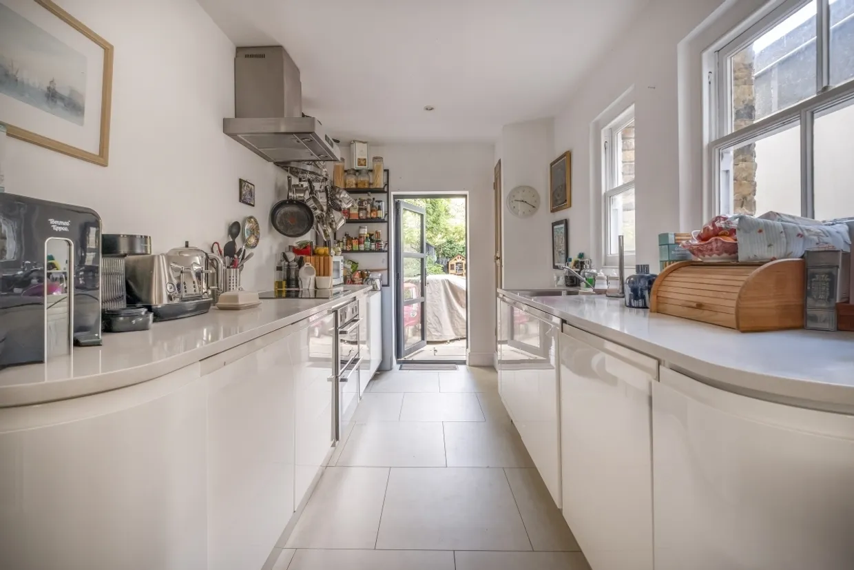 Watts Lane, Teddington, TW11 photo 3