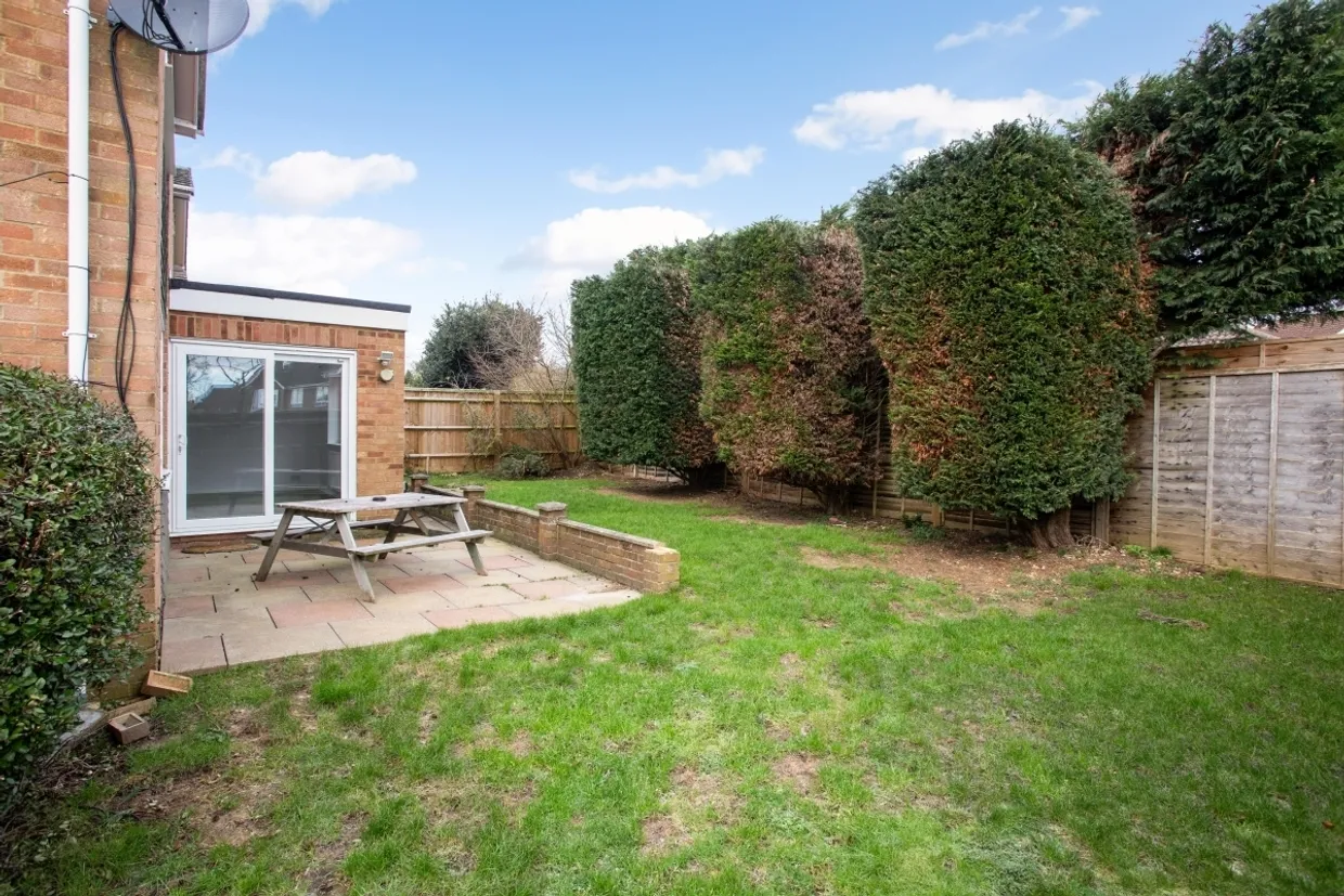 St. Margarets Grove Great Kingshill HP15 photo 12