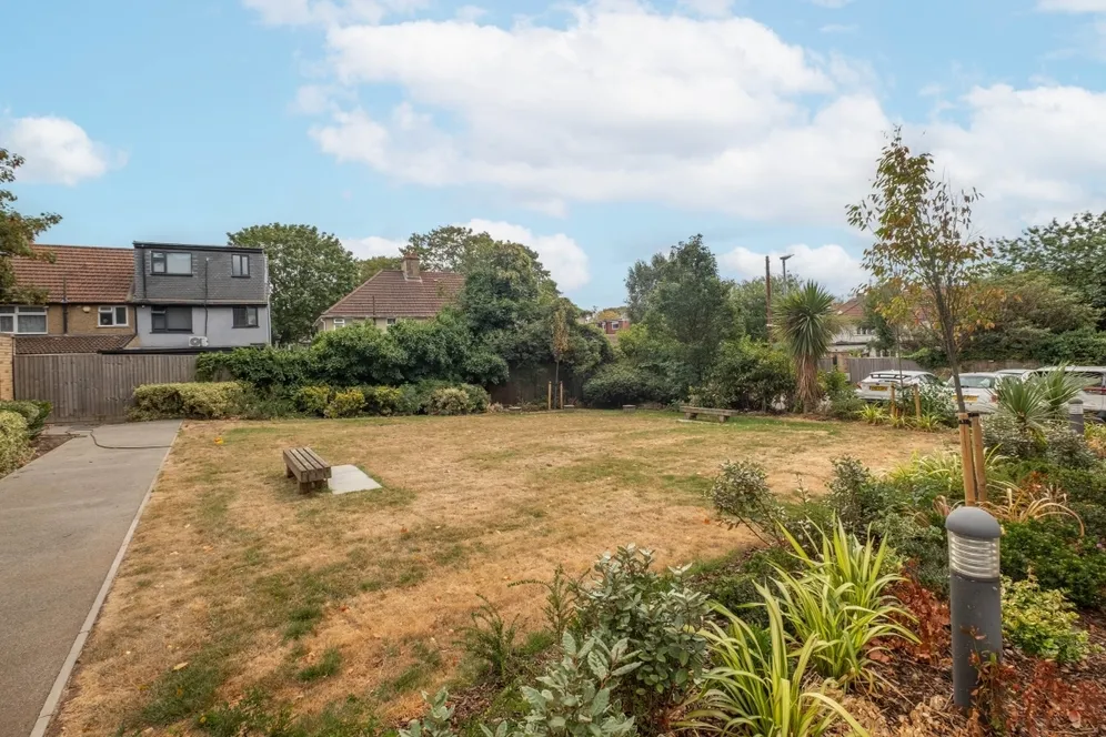 London Road, Isleworth, TW7 photo 13