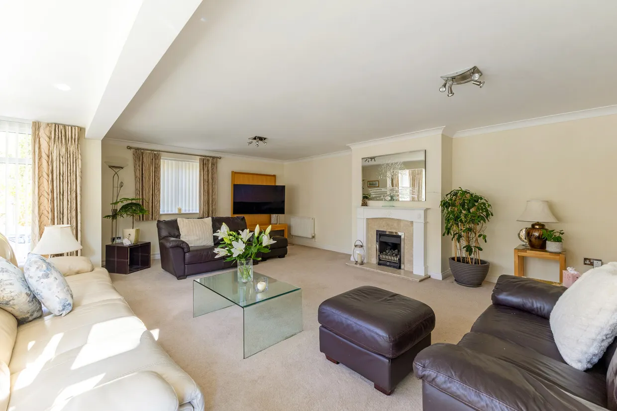 Ashburn Place, Fordingbridge, SP6 photo 2