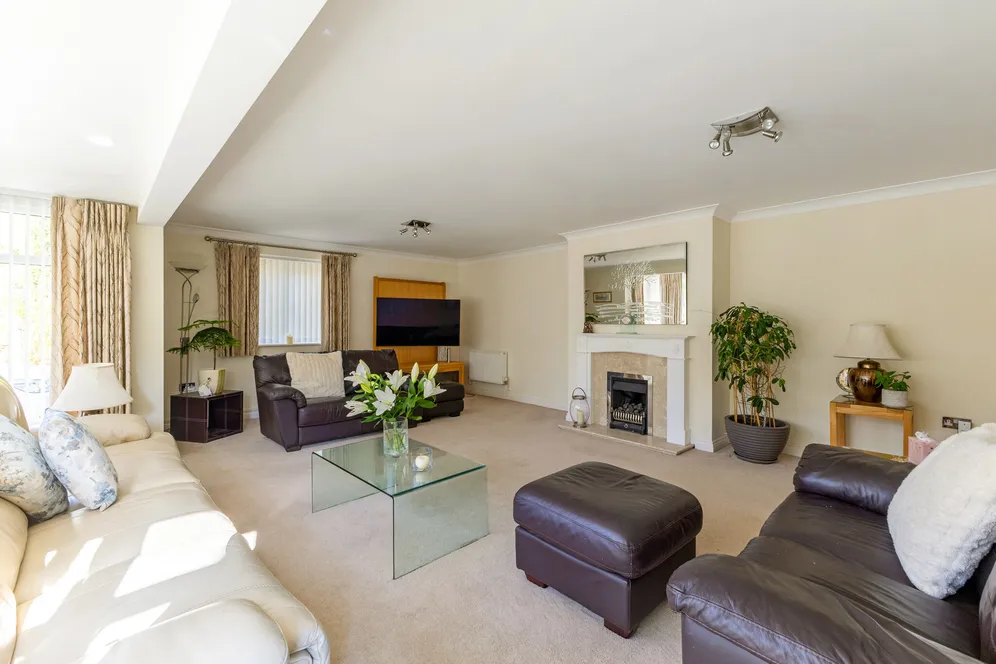 Ashburn Place, Fordingbridge, SP6 photo 2