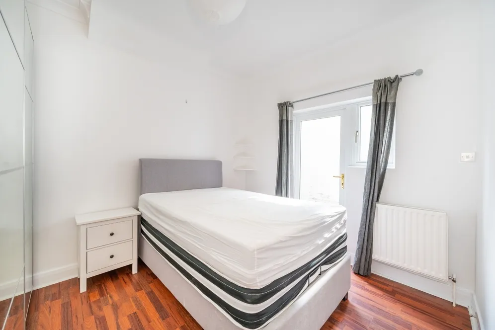 Elm Park London SW2 photo 6