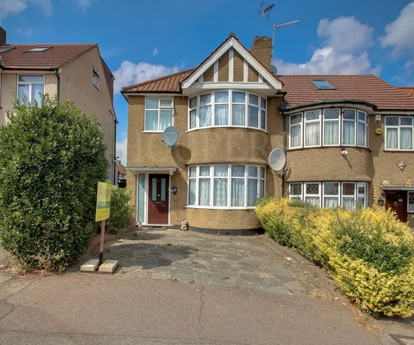 Wakemans Hill Avenue, London, NW9