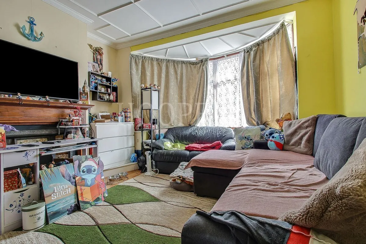 Wakemans Hill Avenue, London, NW9