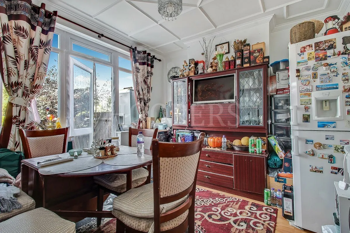 Wakemans Hill Avenue, London, NW9