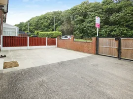 Swarcliffe Avenue, Leeds thumb 2