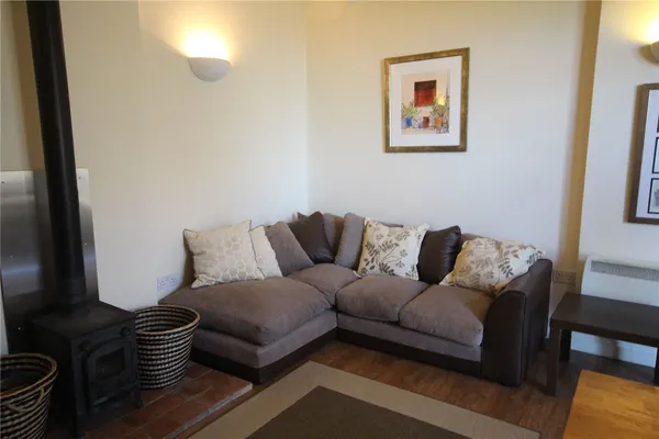 Shrob Lodge, Towcester Road, MK19 photo 2